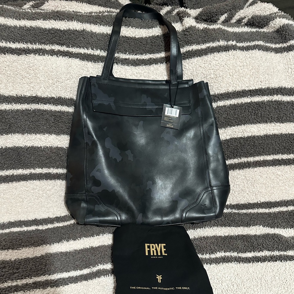 NWT Frye Charlie Simple Shoulder Tote Ocean Camo Leather